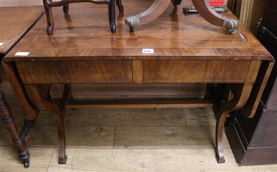 A sofa table W.103cm